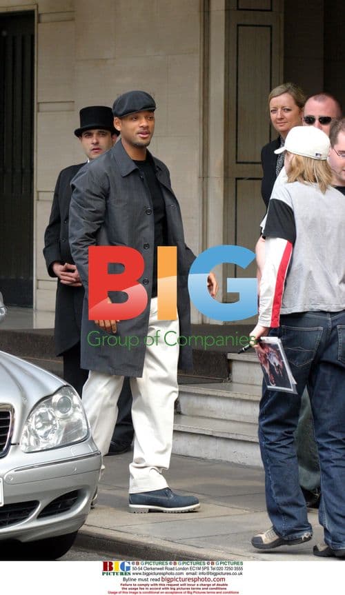 Will Smith signing autographs in London