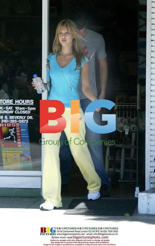 Jessica Alba out shopping