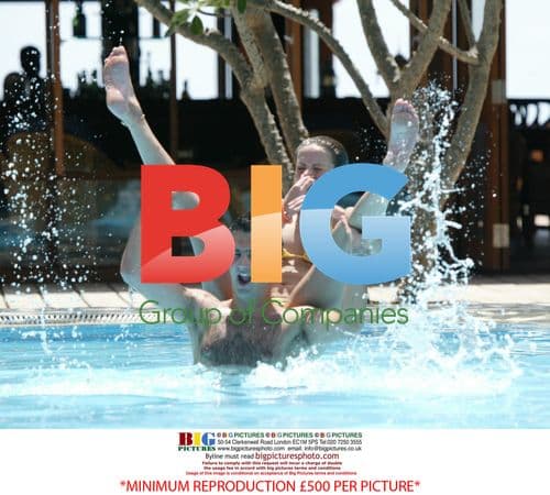 Sophie Anderton and boyfriend on vacation in Mauritius