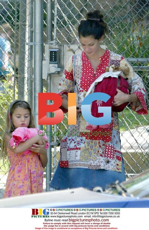 Terri Hatcher Jogs and Takes Daughter to School