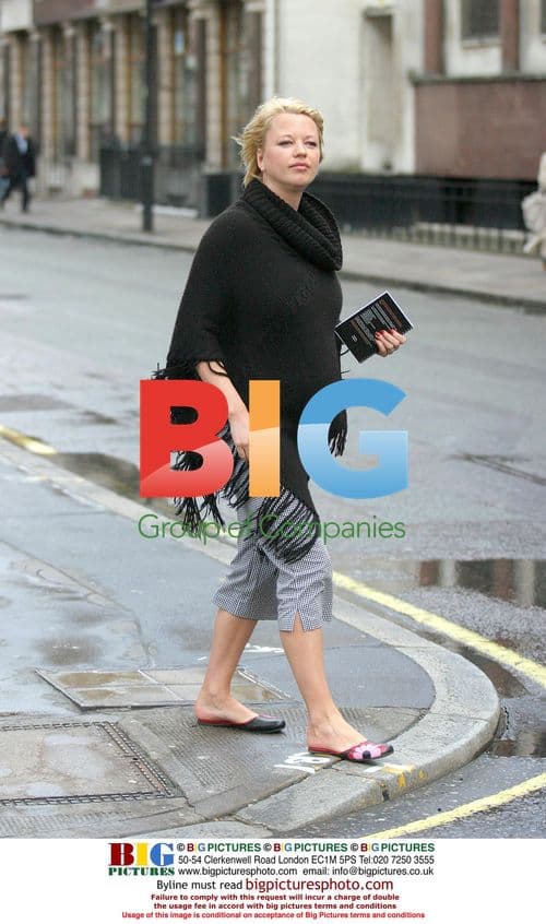 Pregnant DJ Sara Cox Hails Taxi