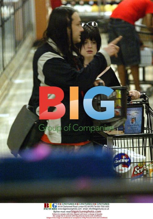 Kelly Osbourne Shopping in Malibu