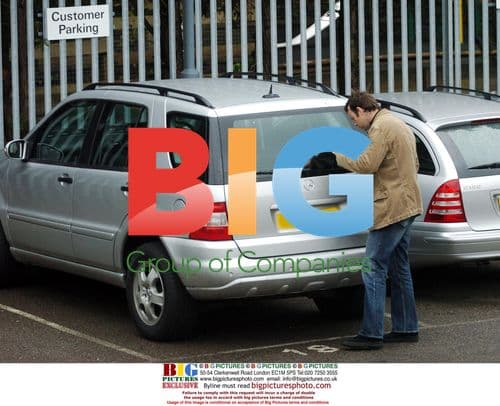 Ulrika Jonsson and husband Lance Gerrard-Wright buying new car