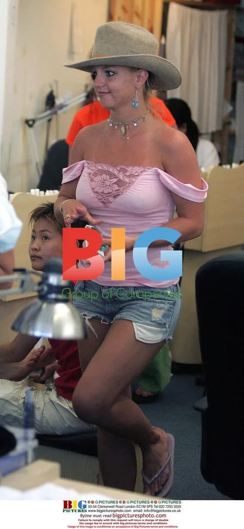 Britney Spears Gets Nails Done in Santa Monica