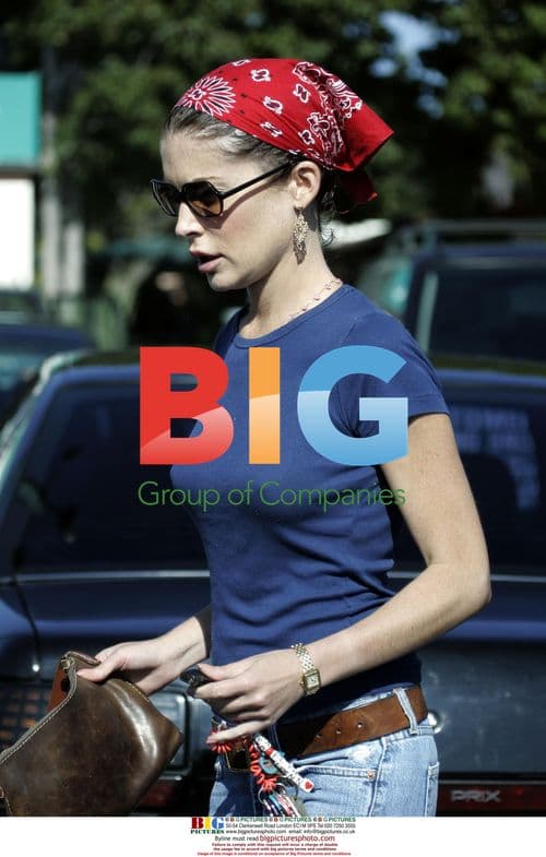 Lara Flynn-Boyle Leaving Mexican Restaurant