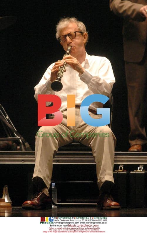 Woody Allen performs with orchestra in Spain