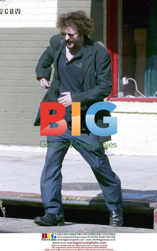 Judd Nelson Stops at Second Hand Store