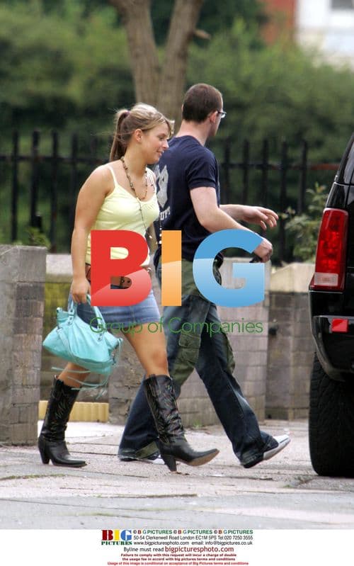 Wayne Rooney and Girlfriend Coleen Leaving Home