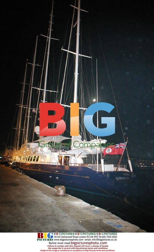 Tom Hanks Visits Rhodes Restaurant