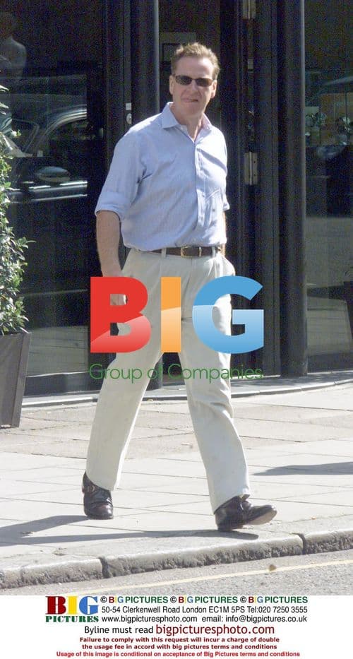 James Hewitt Visits Gallery in London