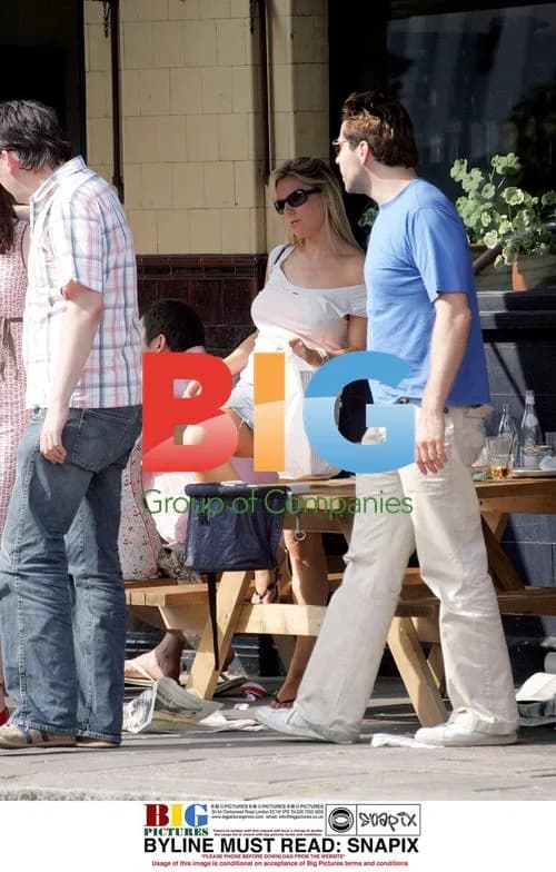 Abi Titmuss and David Walliams Enjoy Pub Lunch