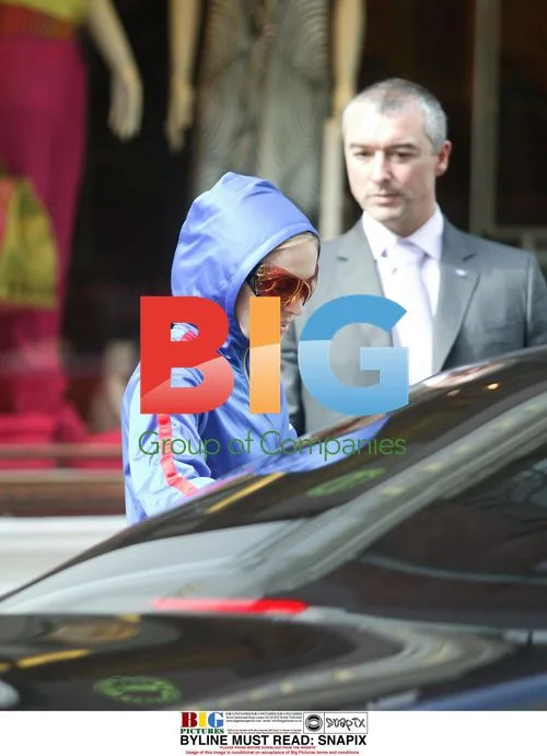 Madonna shopping in London