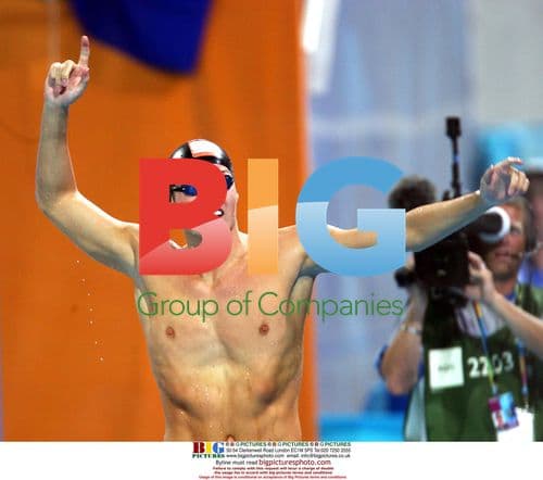 Pieter van den Hoogenband Wins 100m Freestyle