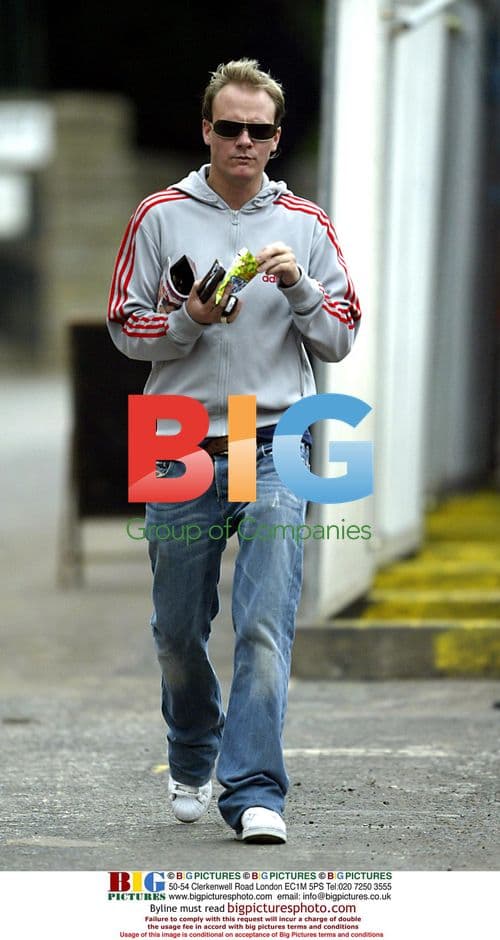 Coronation Street cast on set