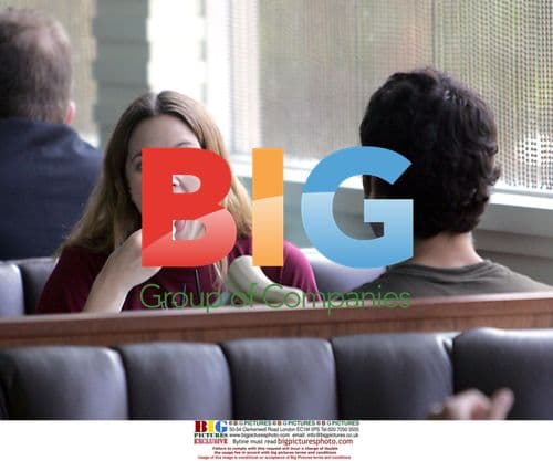 Drew Barrymore Enjoys Lunch with Boyfriend