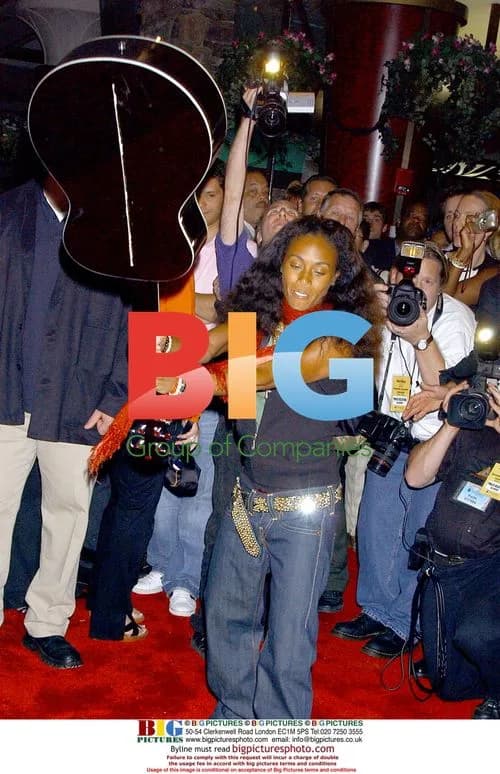 Jada Pinkett Smith christens Hard Rock Cafe