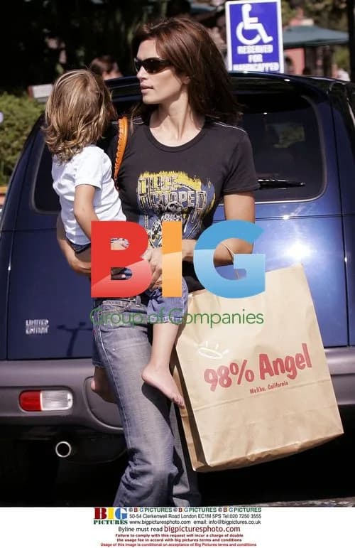 Cindy Crawford Shopping with Kids