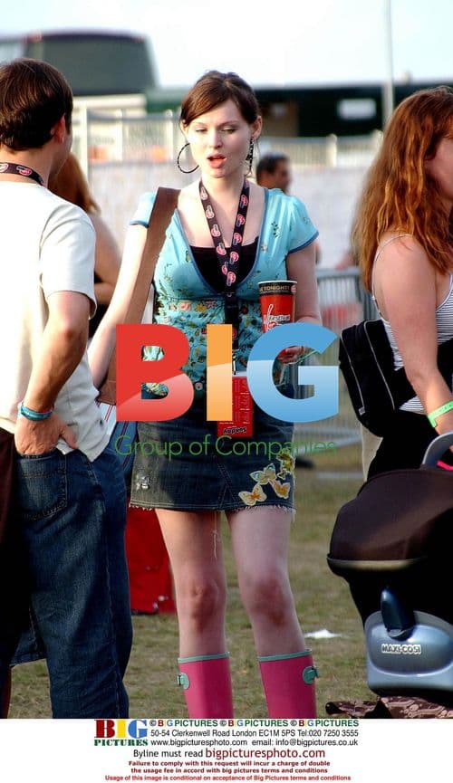 Sophie Ellis Bextor at V Festival 2004