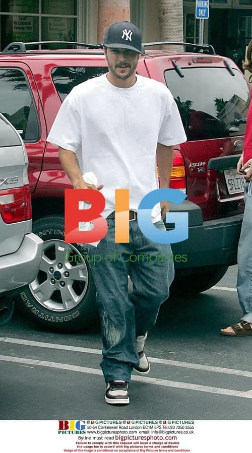 Kevin Federline at Video Store