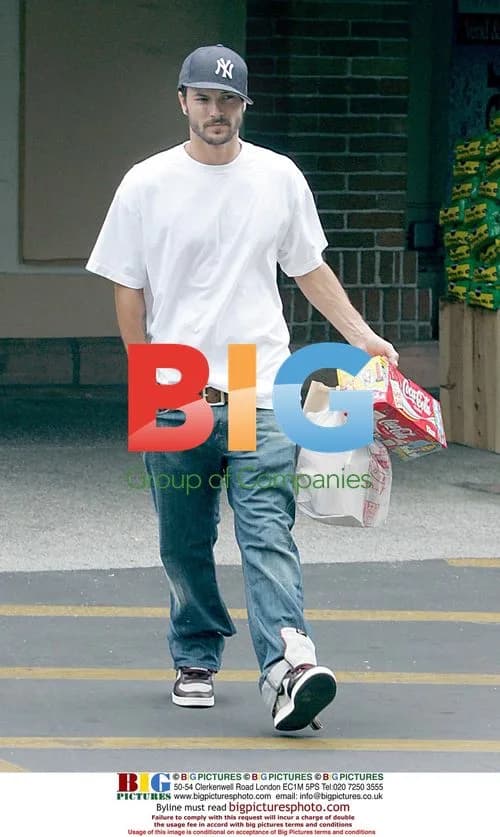 Kevin Federline Spotted at Video Store