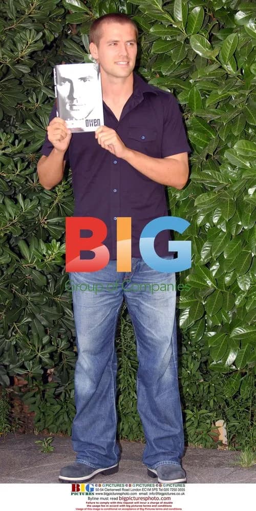 Michael Owen promotes new book in Madrid