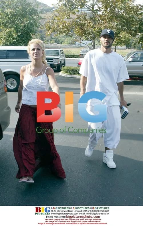 Britney Spears Runs Errands with Fiancé Kevin Federline
