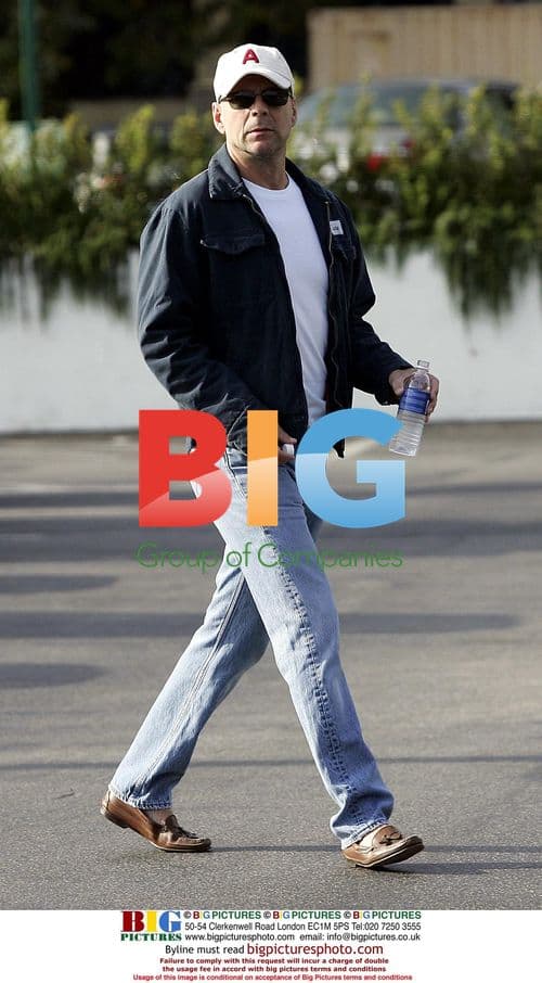 Bruce Willis Strolling in Malibu