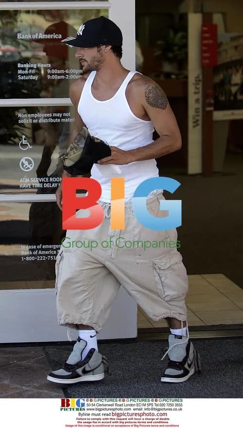 Kevin Federline Leaving Bank in Malibu
