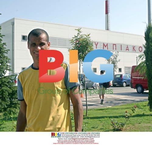 Rivaldo Joins Olympiacos in Athens