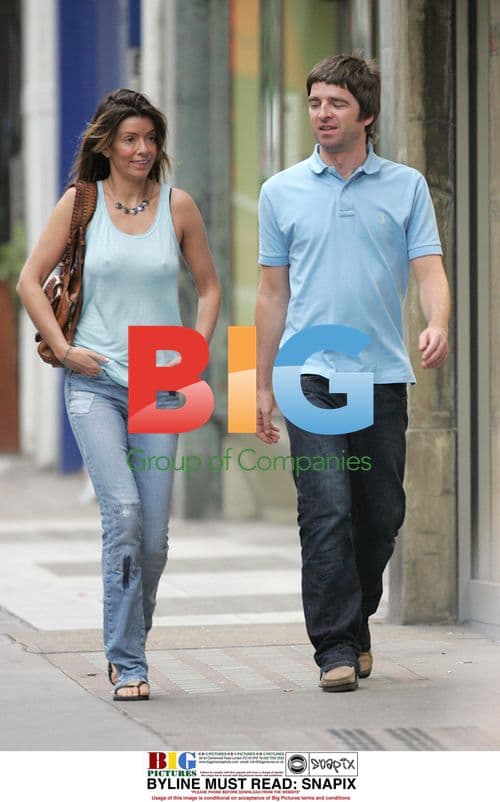 Oasis Star Noel Gallagher Out with Girlfriend