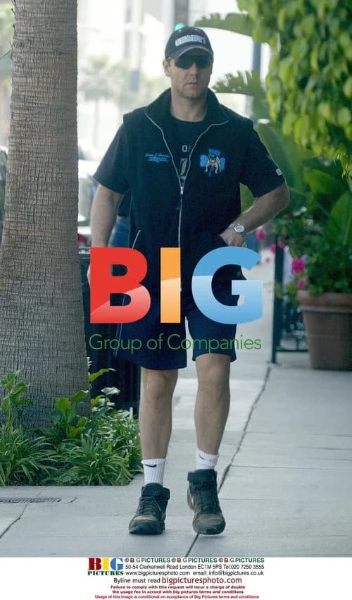 Russell Crowe on Shopping Spree in Beverly Hills