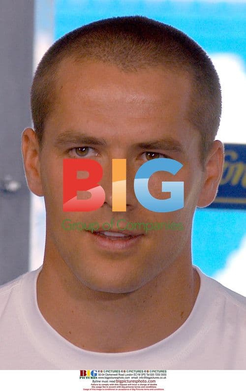 Michael Owen Joins Real Madrid