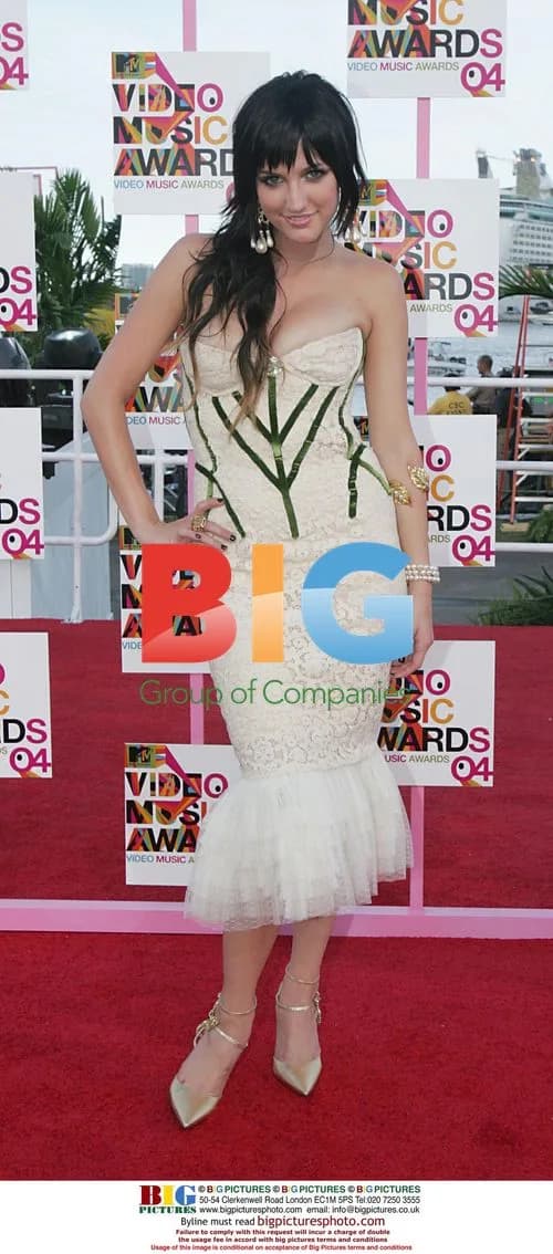 Ashlee Simpson at 2004 MTV VMA's
