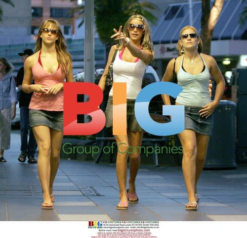 Model Emma B and Step Sisters Shopping in Australia