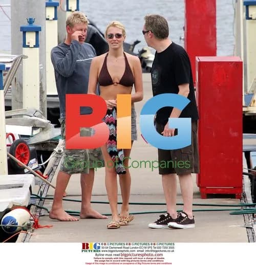 Nancy Sorrell and Vic Reeves on boat in Surfer Paradise