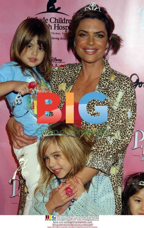 Lisa Rinna with daughters at Princess Diaries 2 DVD event