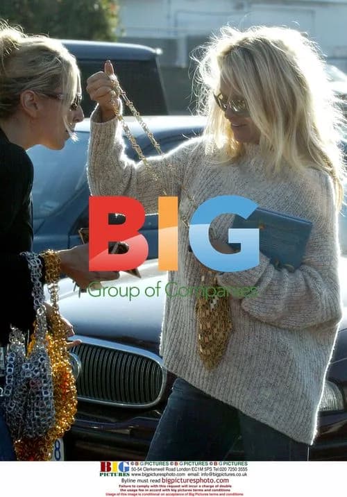 Pamela Anderson Shops at Malibu Street Vendor