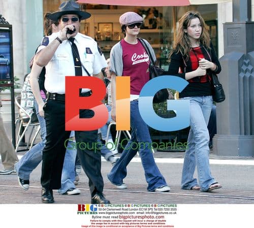 Ashlee Simpson Shopping on Melrose