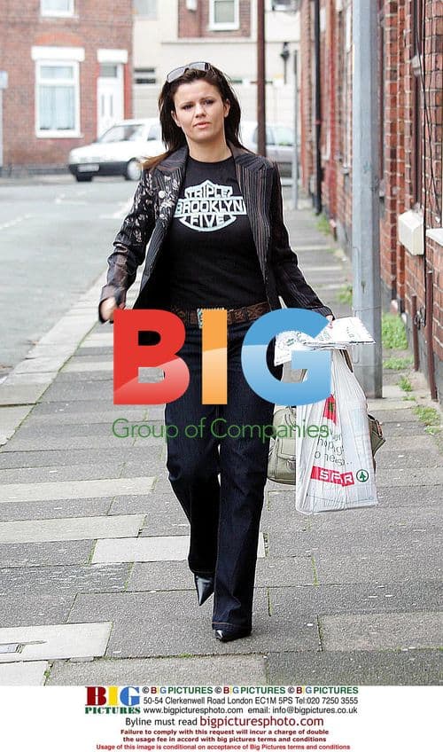 Kerry Mcfadden Returns Home from Shopping