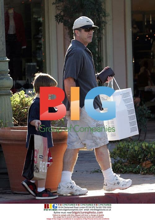 Mel Gibson and family out shopping in Malibu