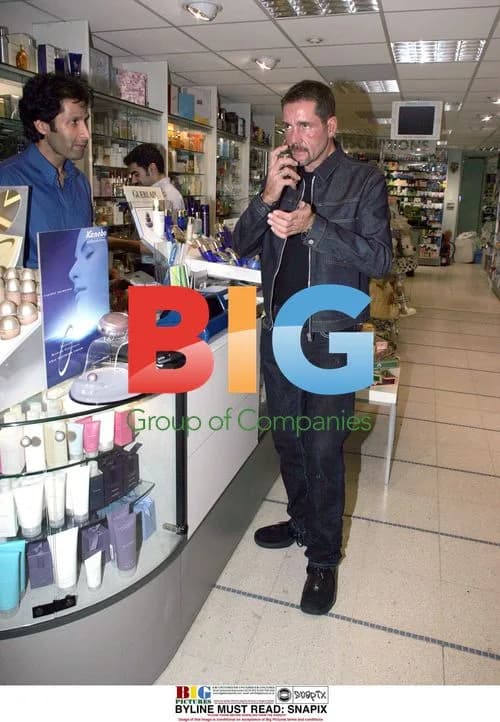 Dale Winton shopping in London