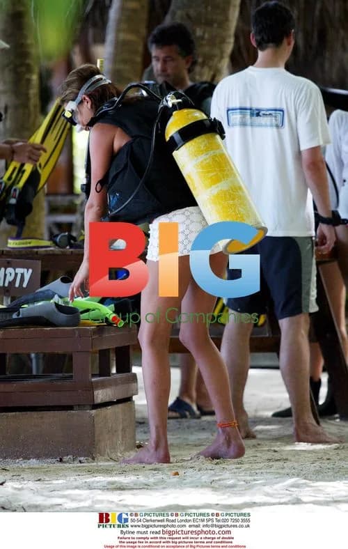 Sophie Anderton Preparing for Scuba Dive