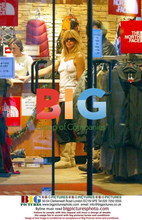 Kurt Russell and Goldie Hawn Shopping in Aspen