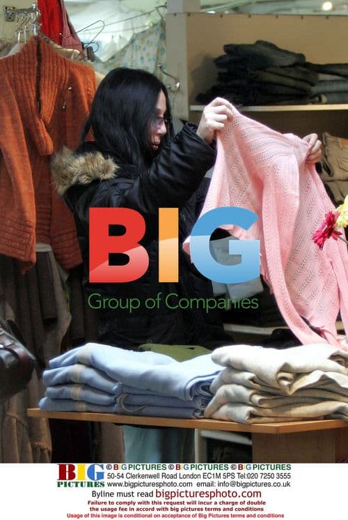 Cher Shopping in Malibu