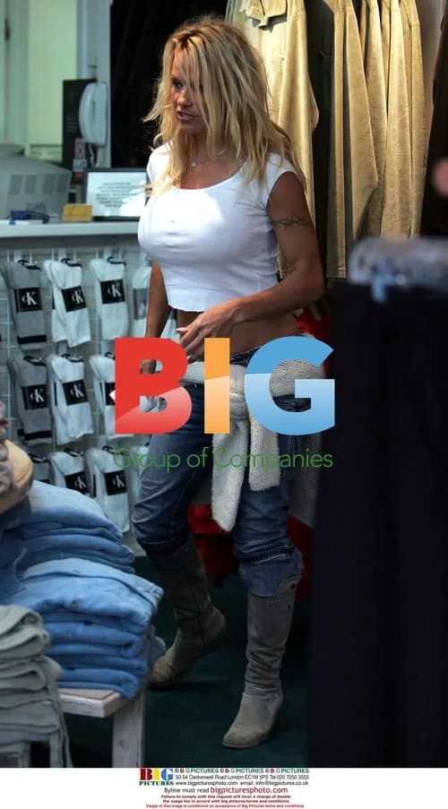 Pamela Anderson Gas Station Struggle