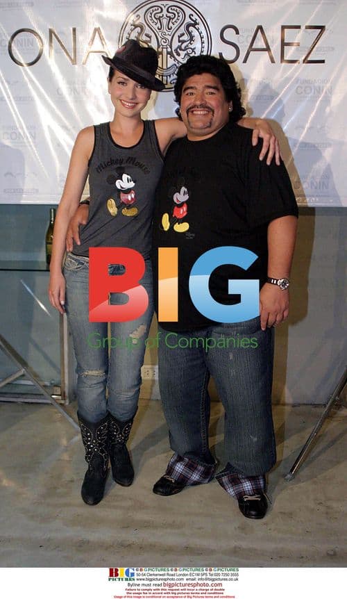 Maradona and Oreiro at Ona Saez photocall