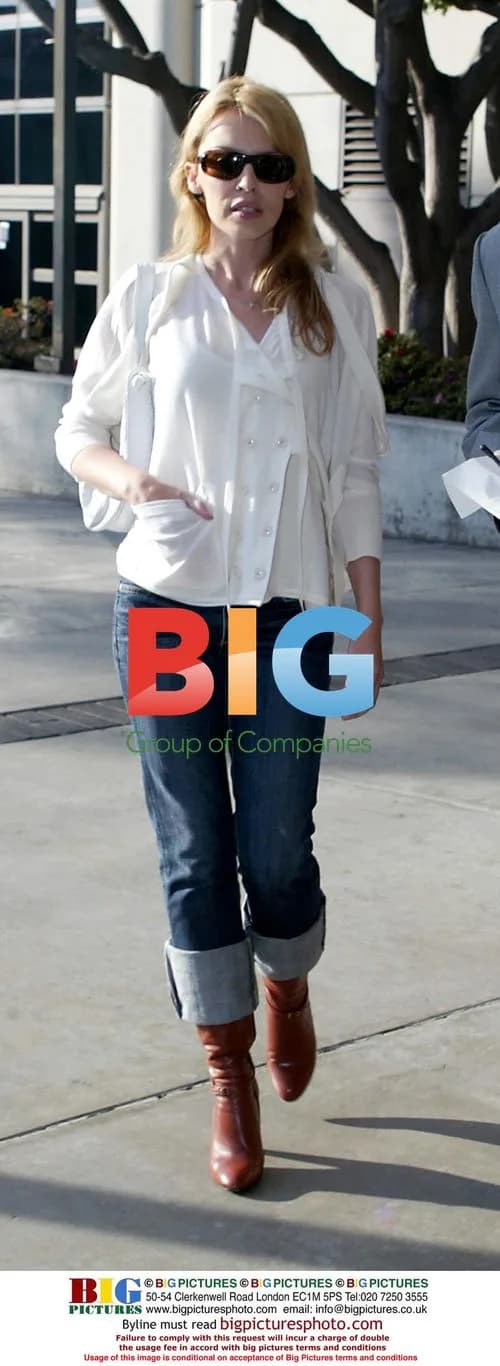 Kylie Minogue Arrives at LA Airport