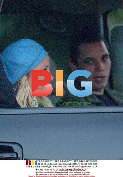 Nicole Ritchie out with boyfriend