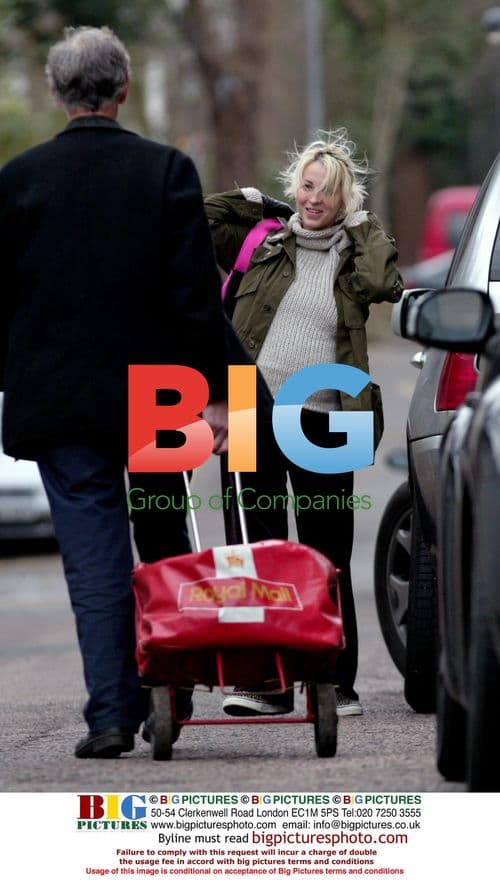 Natalie Appleton and Boyfriend Out for Dinner