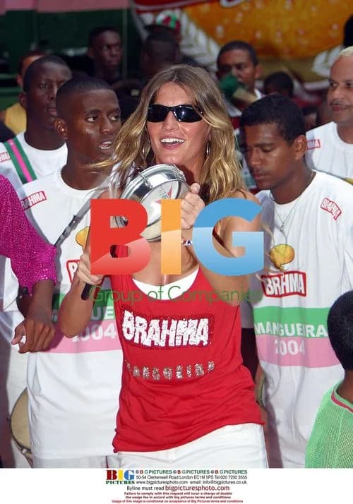Gisele Bundchen Dances with Mangueira Samba School